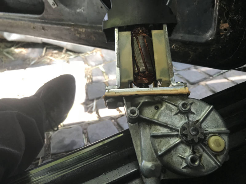 Porsche 930 Window Teardown